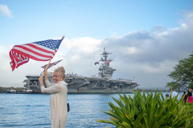 USS Abraham Lincoln arrives at Joint Base Pearl Harbor-Hickam