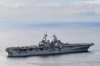 The Wasp-class amphibious assault ship USS Boxer (LHD 4) steams in the Pacific Ocean.